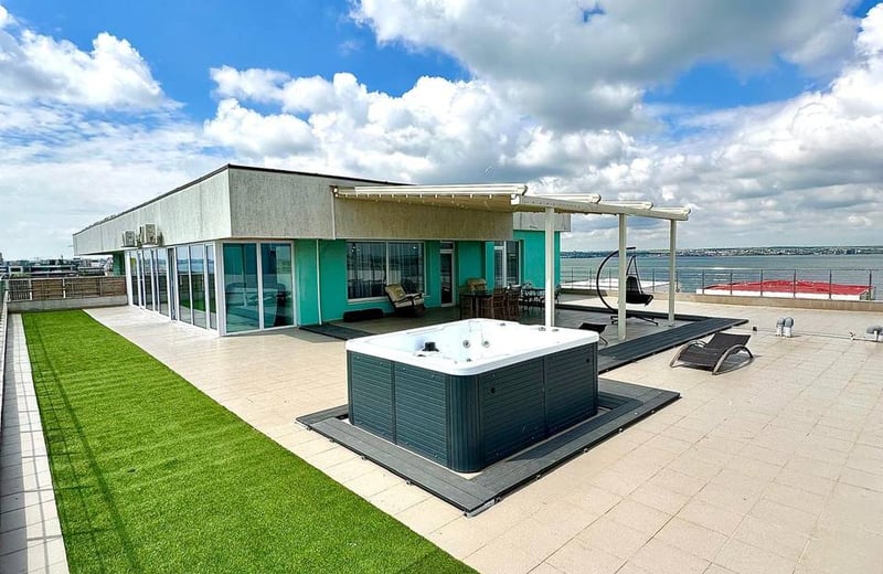 Rent of a comfortable 3-room penthouse, 85 m², Mamaia, Constanța, Romania